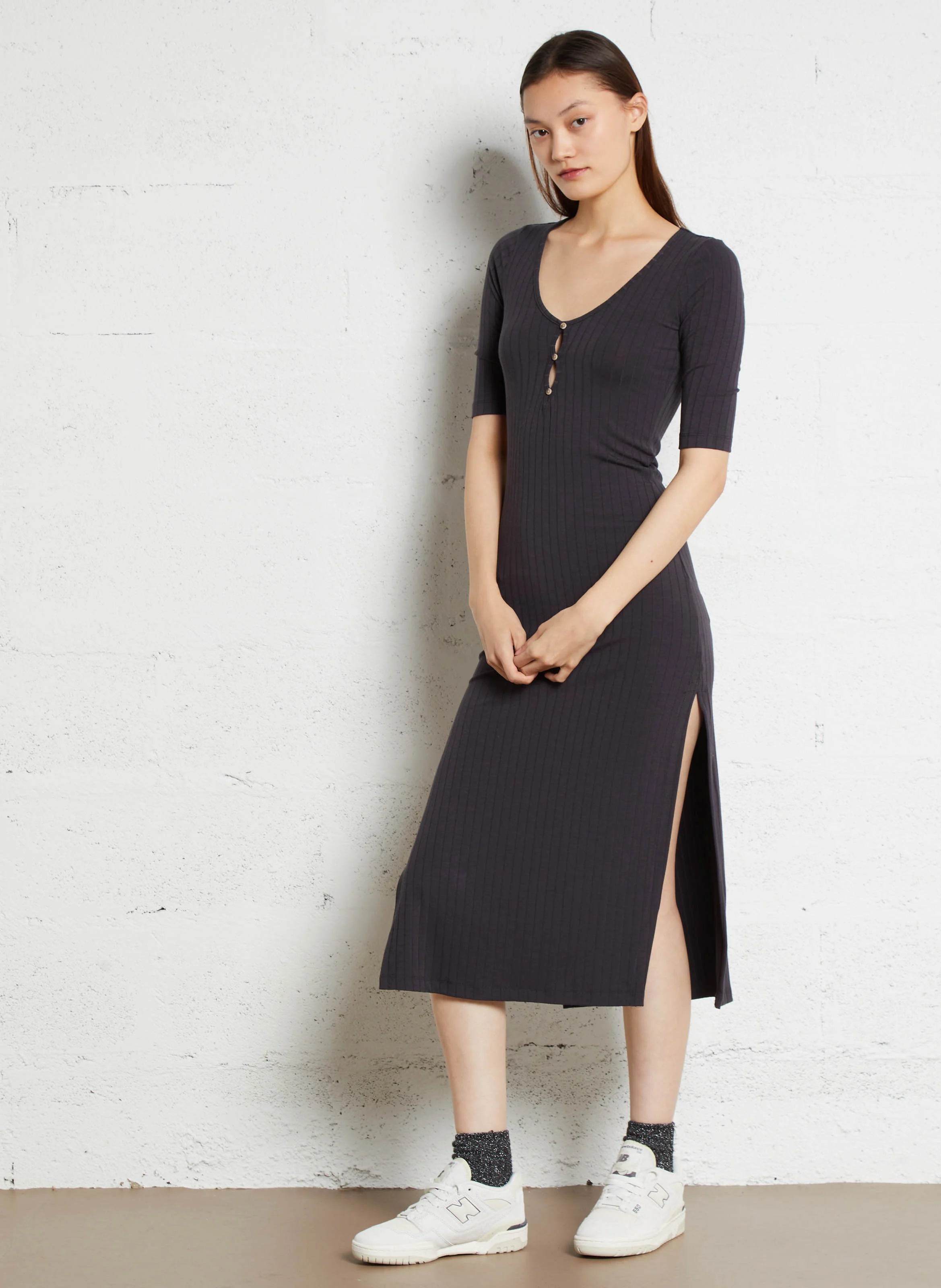 TAKE TIME - Robe midi côtelée à boutons| Noir