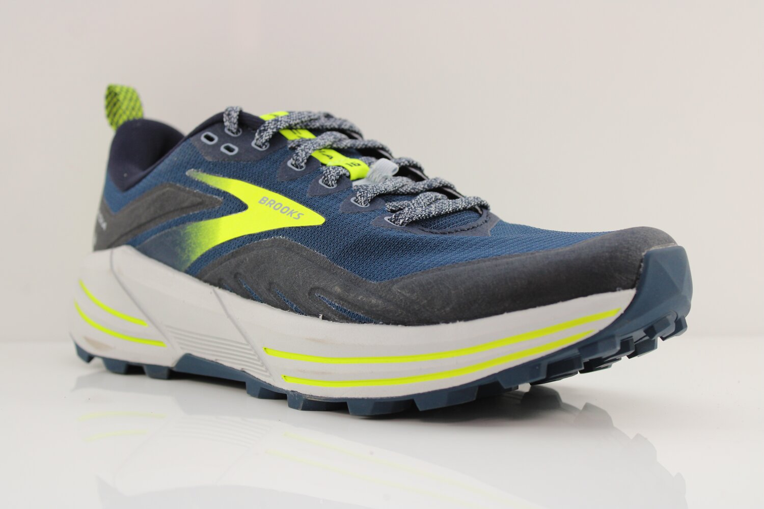 Brooks Cascadia 16, grün