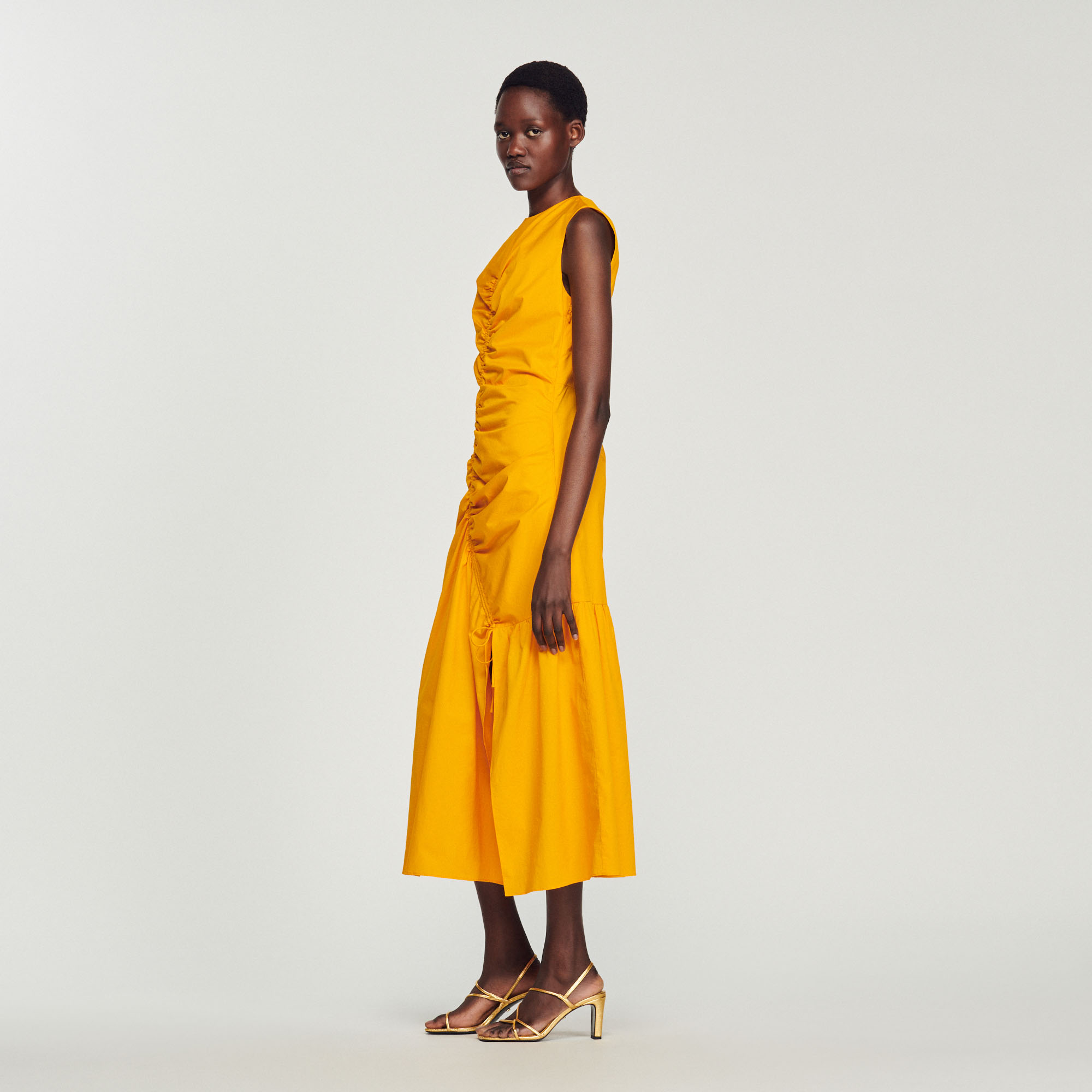 Robe longue froncee