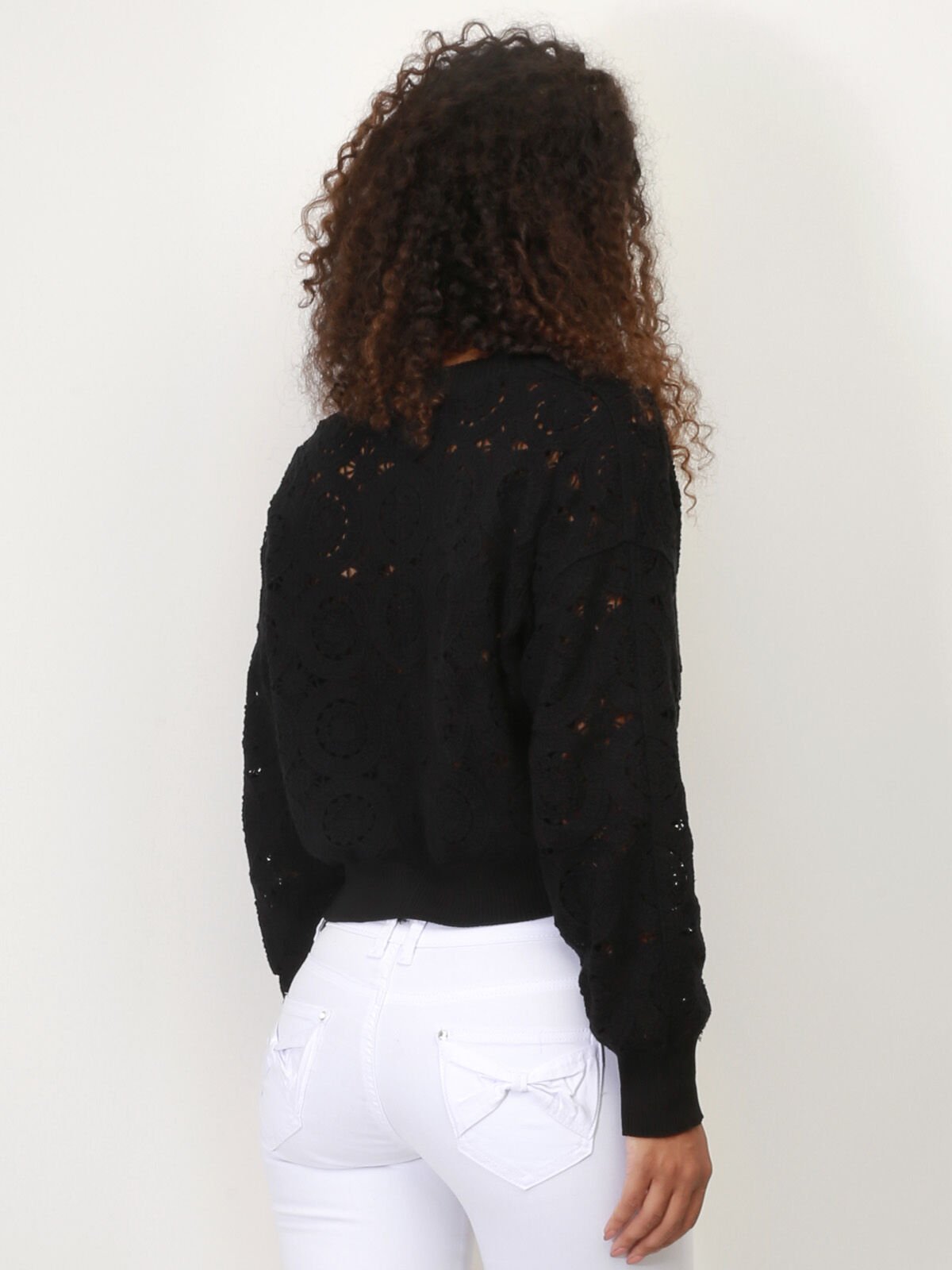 Gilet court crochet à boutons nacrés- Noir