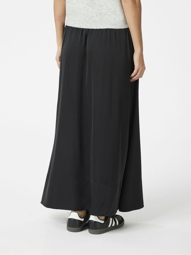 Neo Noir Lenni Smooth Satin Skirt Black