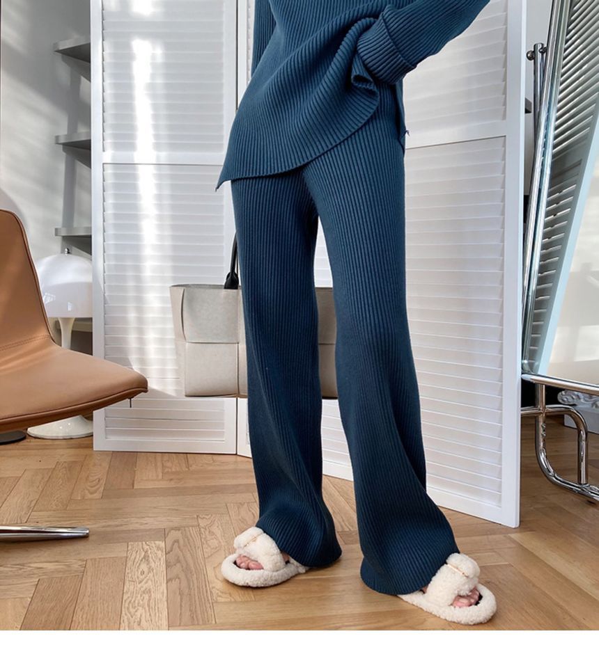 Rorah - Set: Mock Neck Plain Slit Ribbed Trui + Elastische Taille Breibroek met Wijde Pijpen