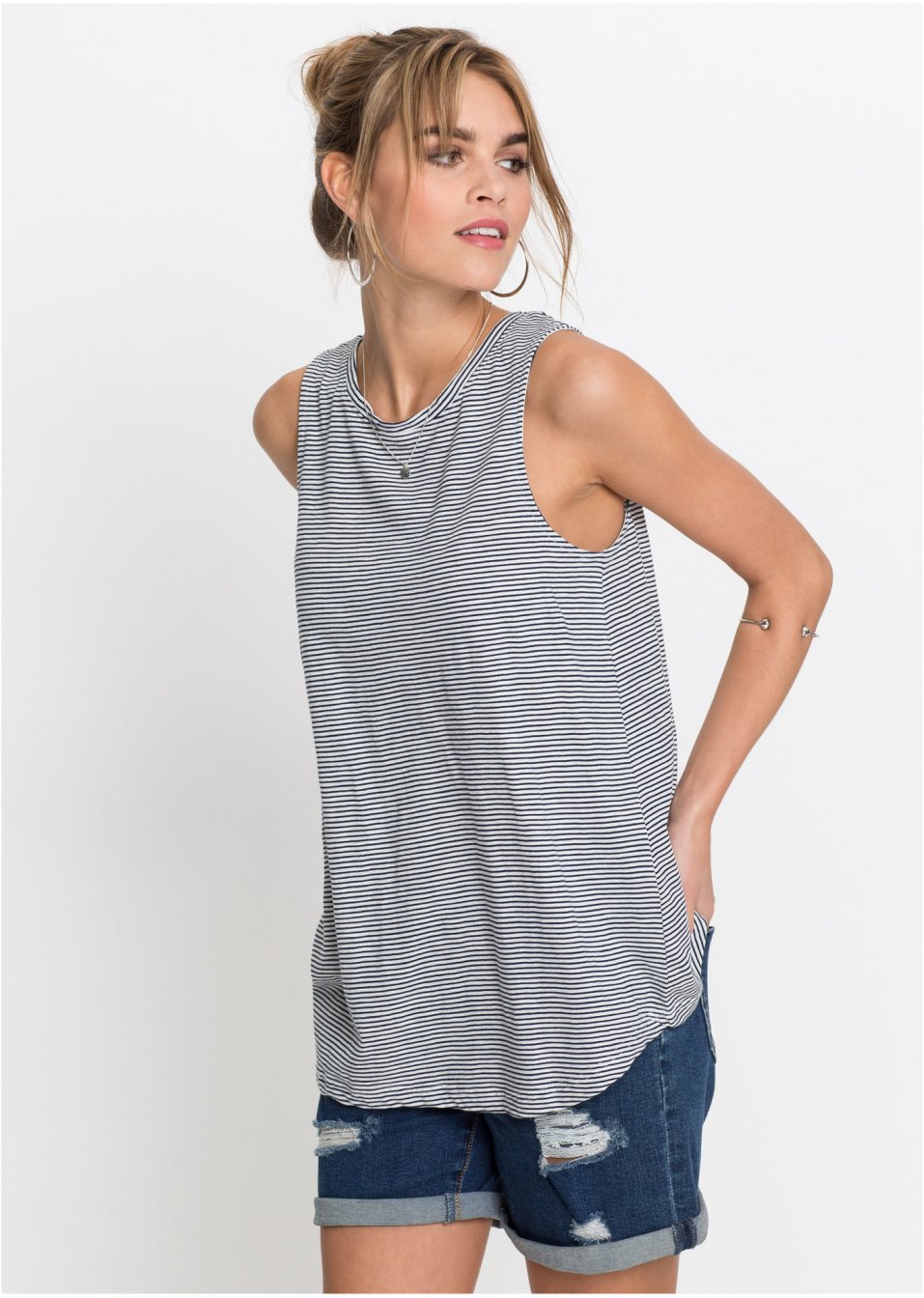 Top avec patte de boutonnage au dos