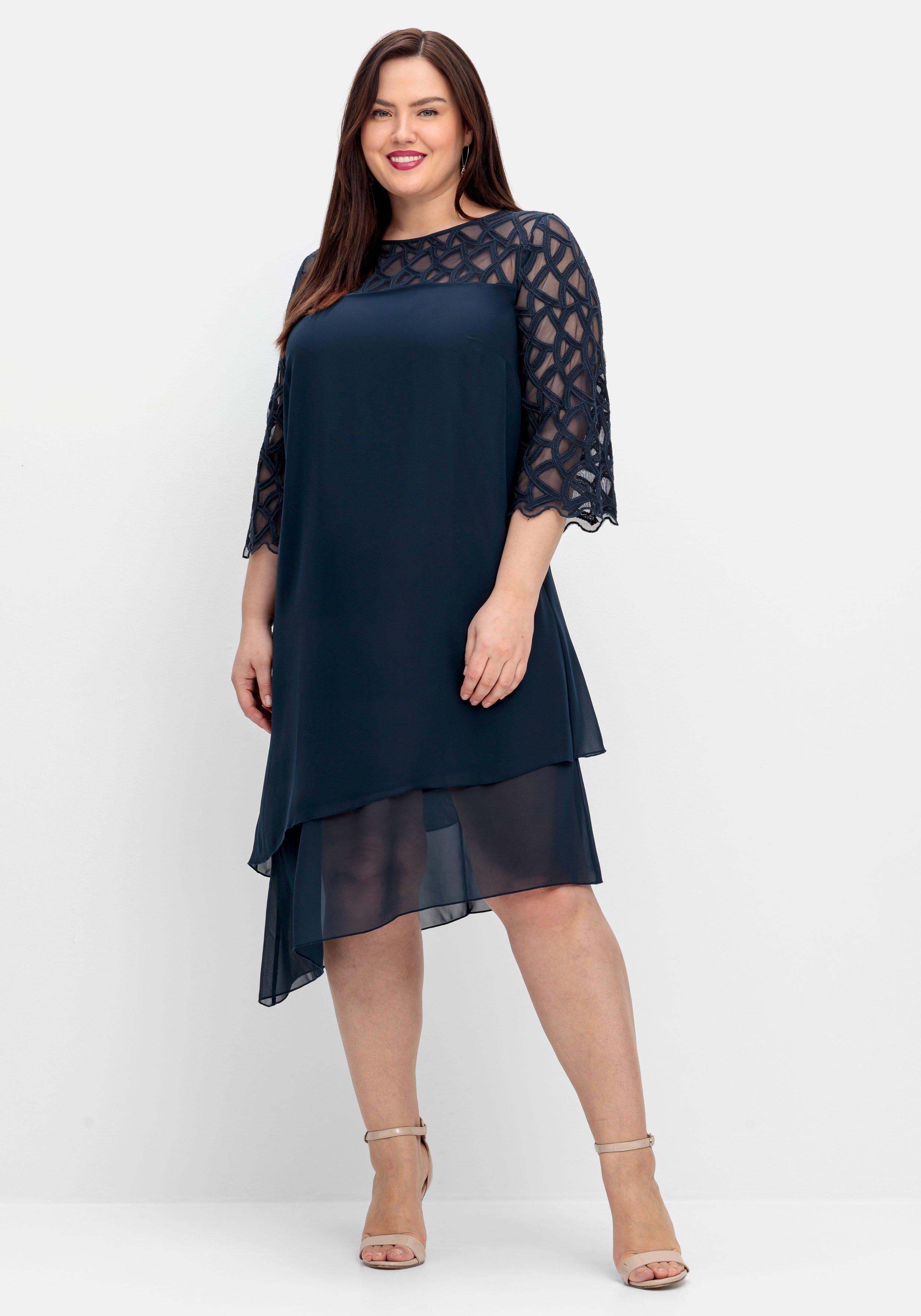 Cocktailkleid mit Zierborten, im Lagenlook