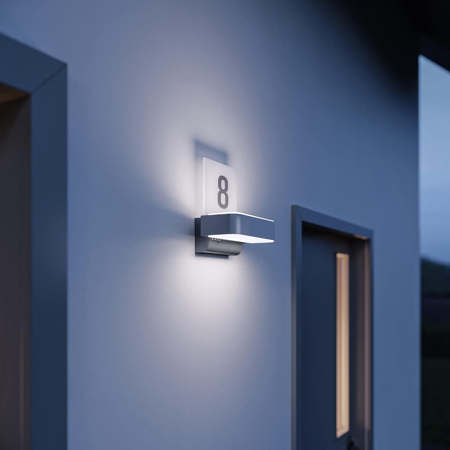 Steinel LED-Außenwandleuchte L 820 SC anthrazit, 9,8 W, 679 lm, inkl. Hausnummer, 160° iHF-Bewegungsmelder, vernetzbar, per App bedienbar, Aluminium