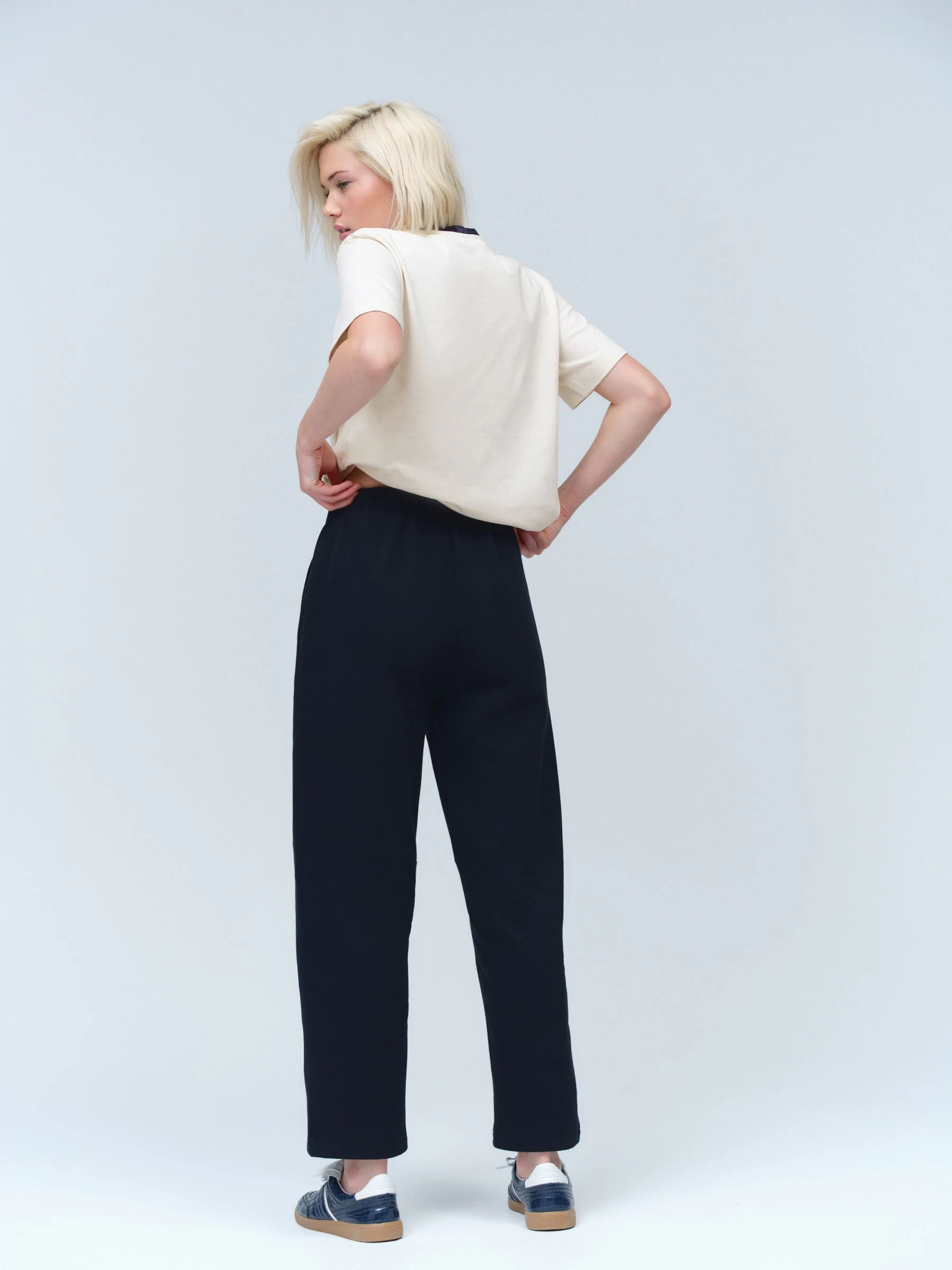 Zwart - Superzachte Peached Essentials Cocoon joggingbroeken met barrel pijpen