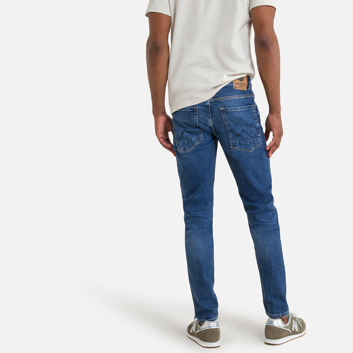 INDÚSTRIAS PETROLÍFERAS<br>Calça jeans slim Supreme Stretch Seaham