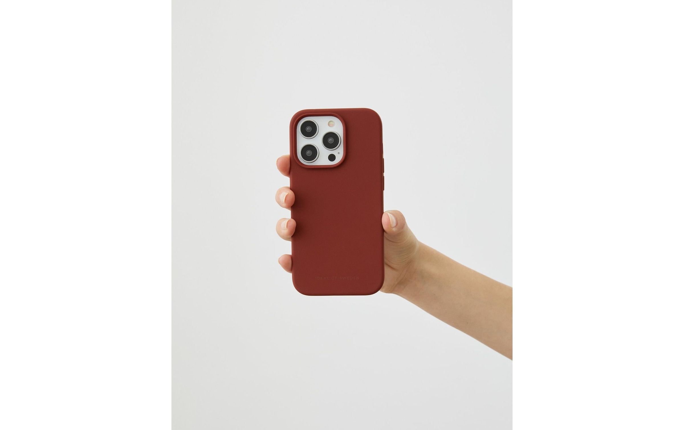 iDeal of Sweden Smartphone-Hülle »Silicone iPhone 15 Pro Max Dark Amber«