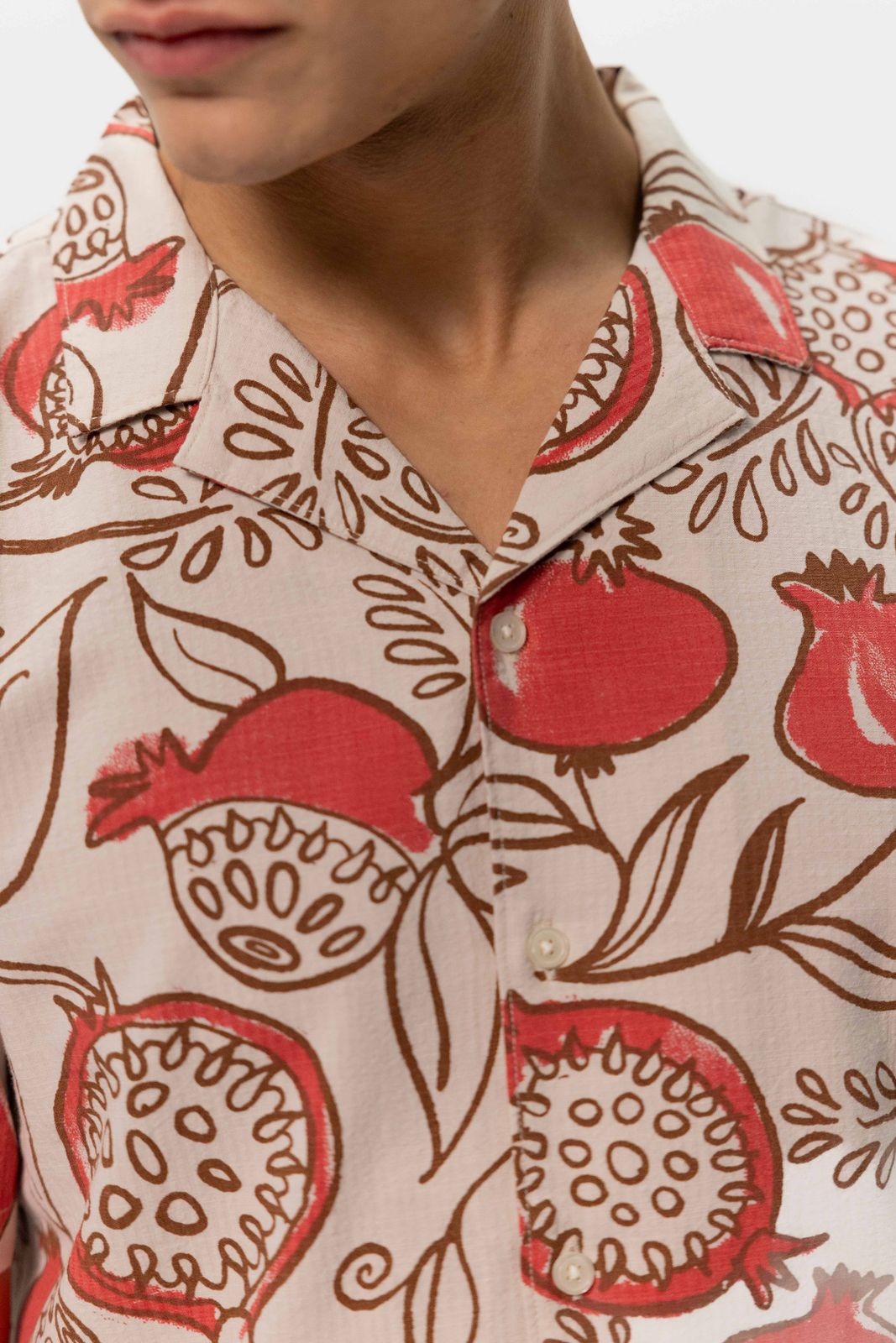 Overhemd met rode granaatappel print