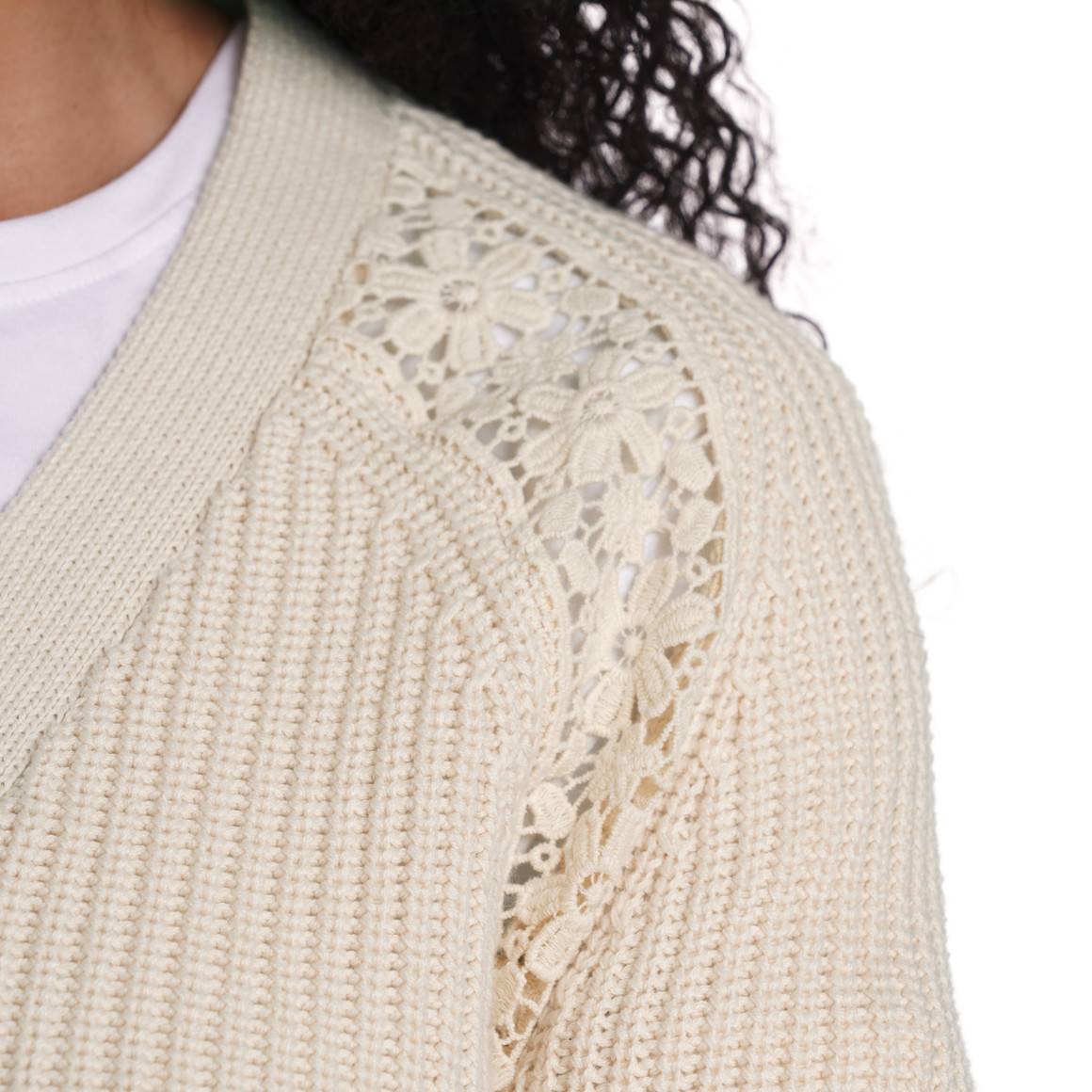 Gina Damen Strickjacke mit Spitze hellbeige