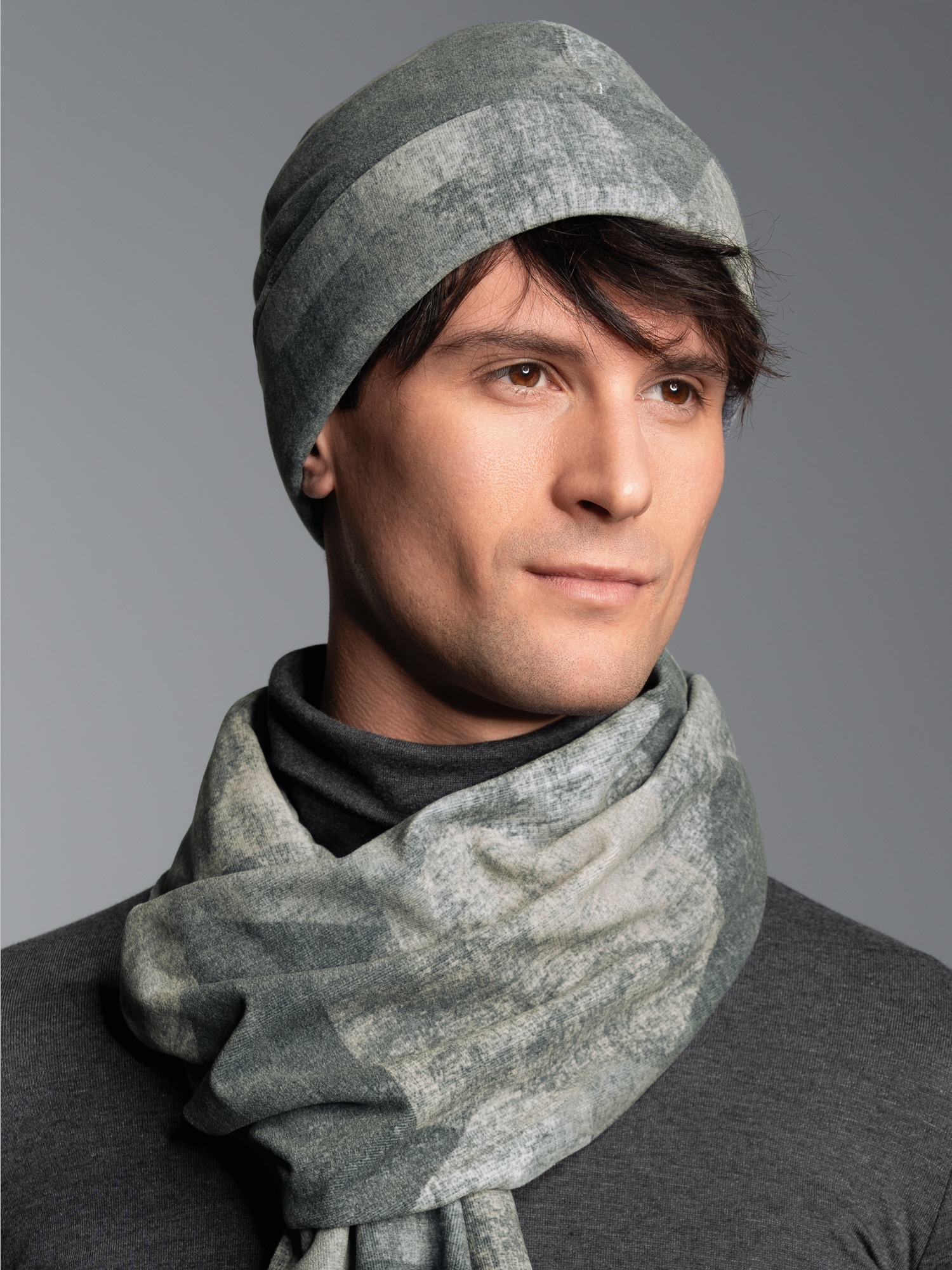 Fleece-Mütze mit Allover-Print Anthrazit