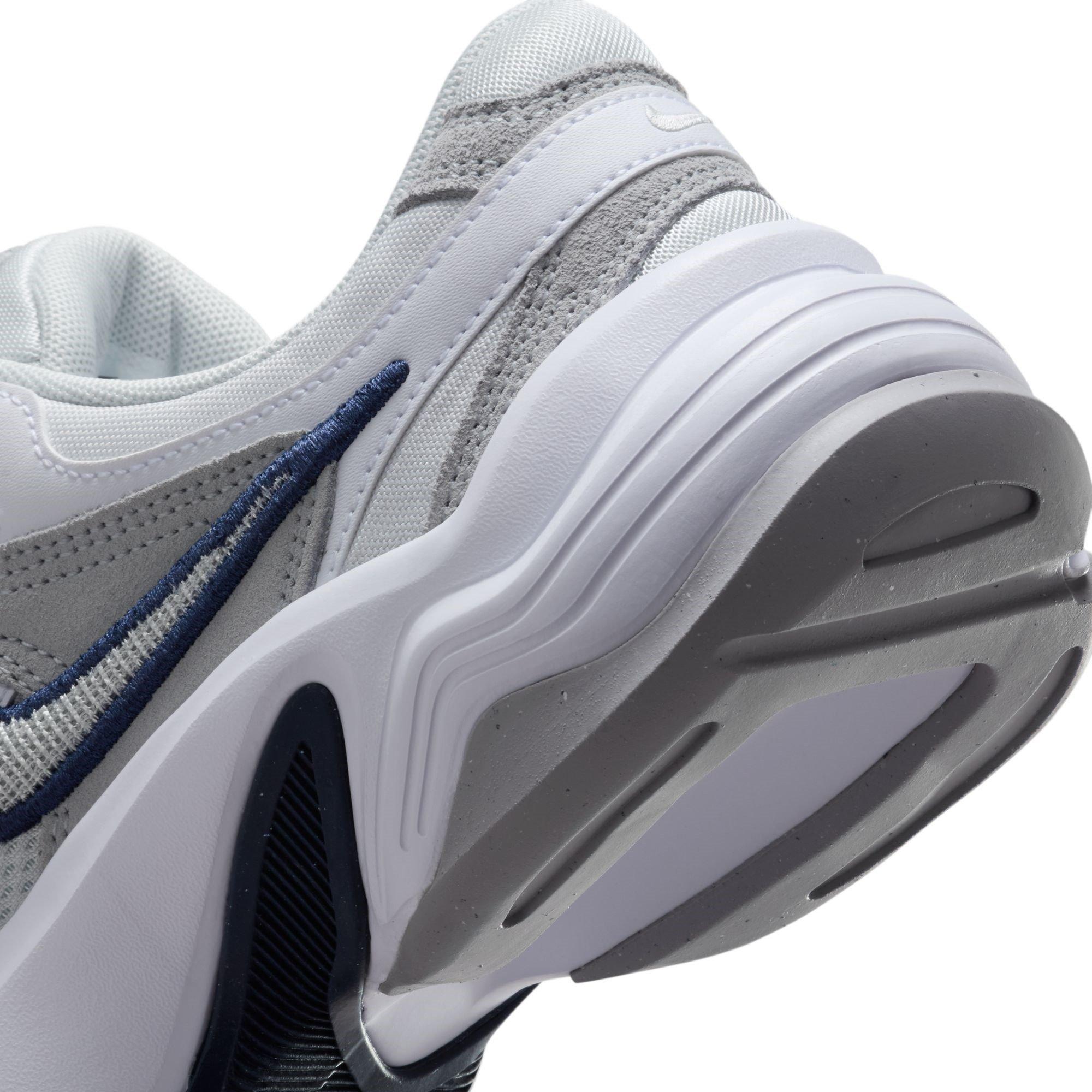 Nike AL8