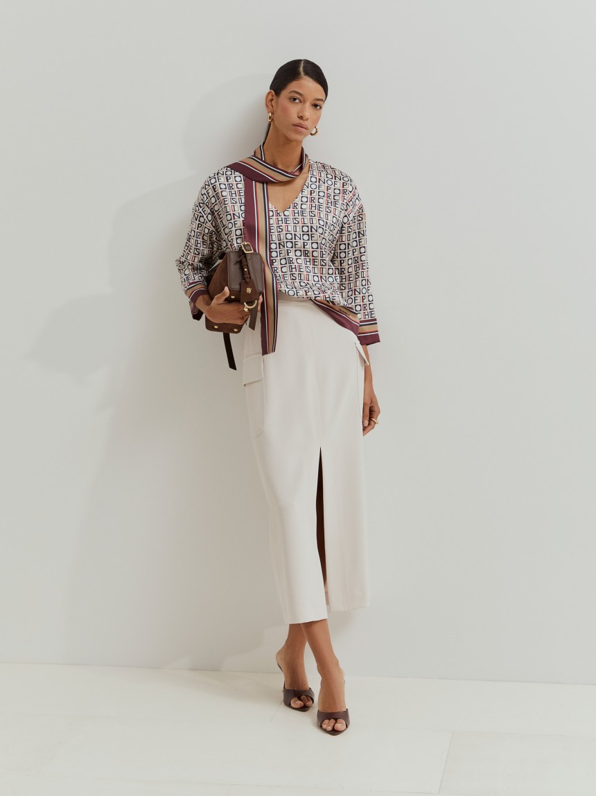 Blusa estampada com laçada
