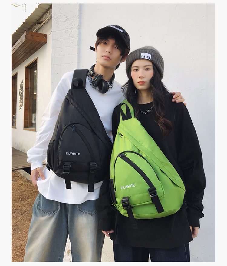Hikuozy - Nylon schoudertas met belettering