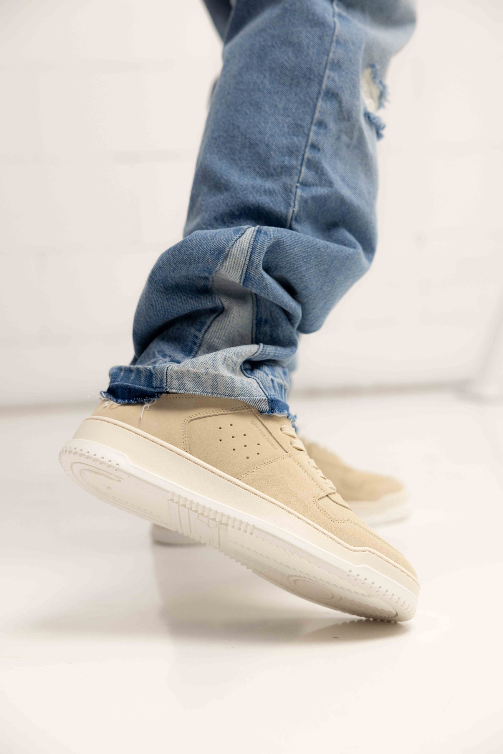 Off The Pitch Supernova Velour Sneakers Heren Beige