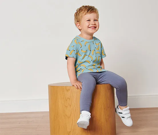 3 Kinder-T-Shirts, hellblau, gelb-weiß und dunkelblau