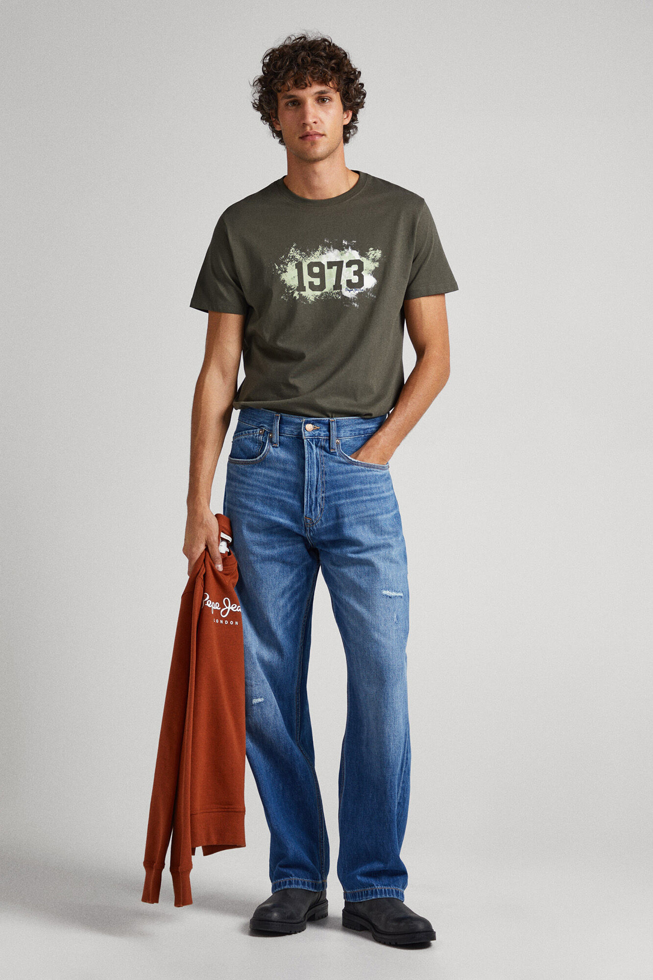 Camiseta com estampa do logotipo de 1973