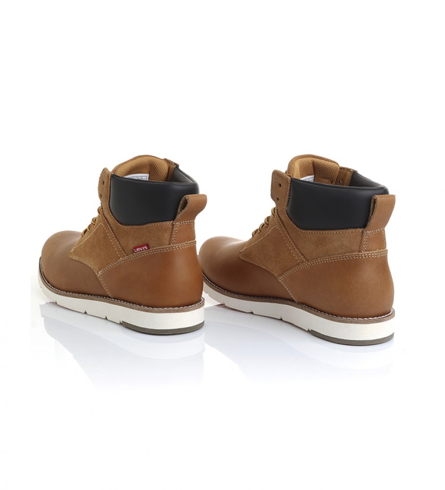 Botas Levi's Jax Plus em couro cor camelo