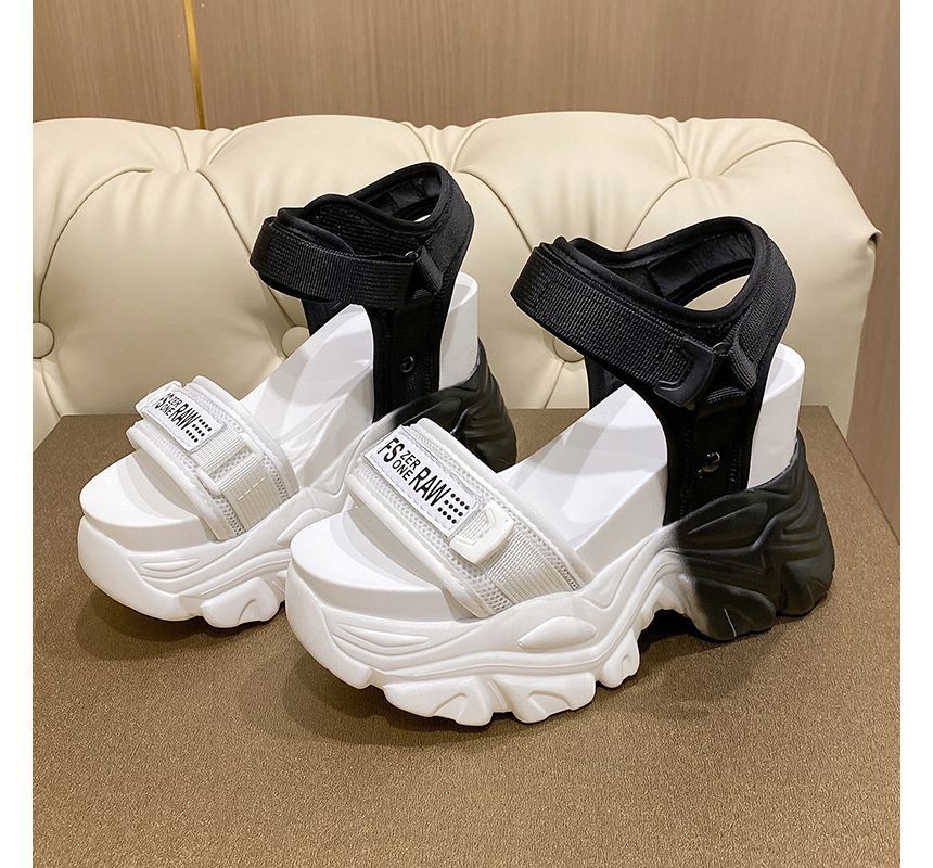 Sleeko - Platform Wedge Two Tone Sandalen