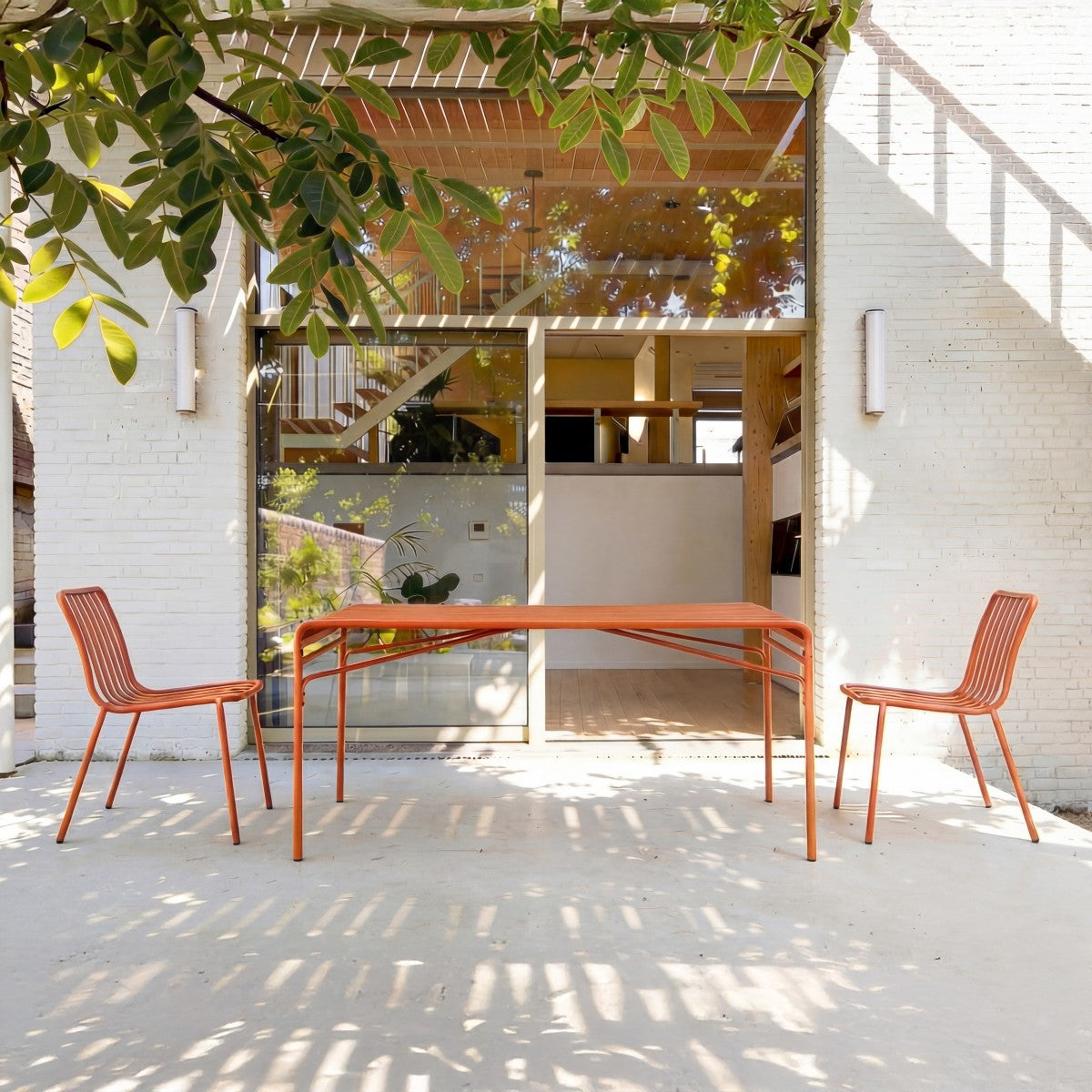 Tikamoon - Gaby - Rechthoekige tuintafel van oranje metaal 4|6 pers.