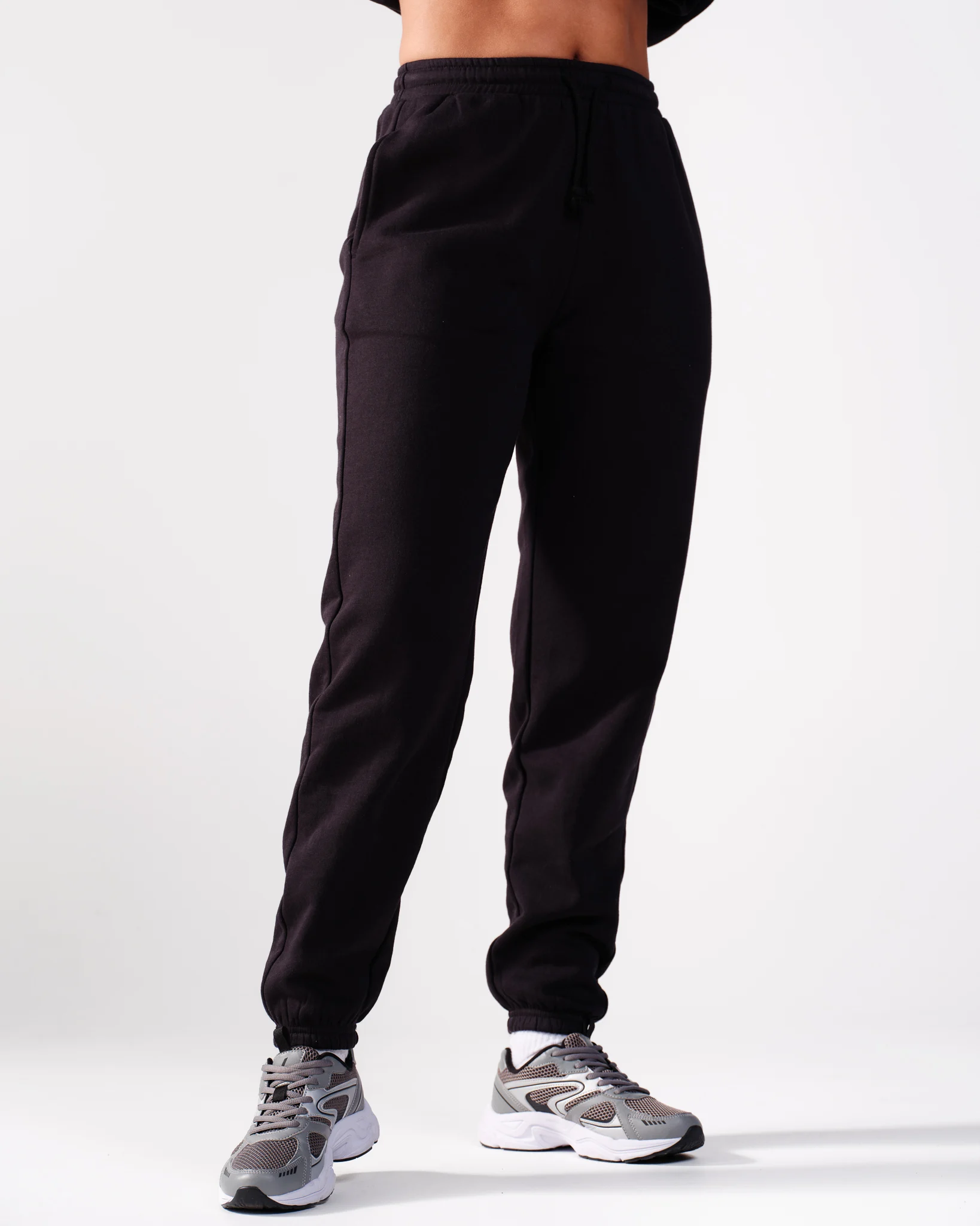 Weightless Alice Classic Fit Sweatpants Black