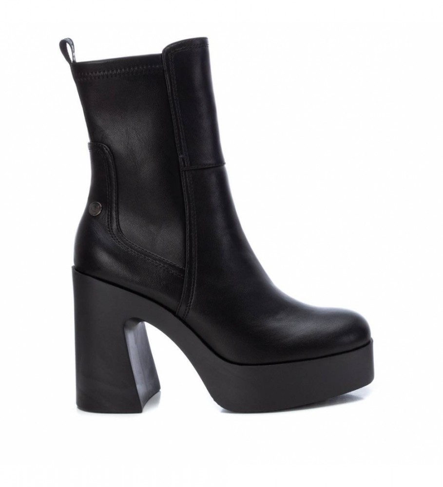 Botas de cano curto pretas com salto - Altura do salto: 11 cm -