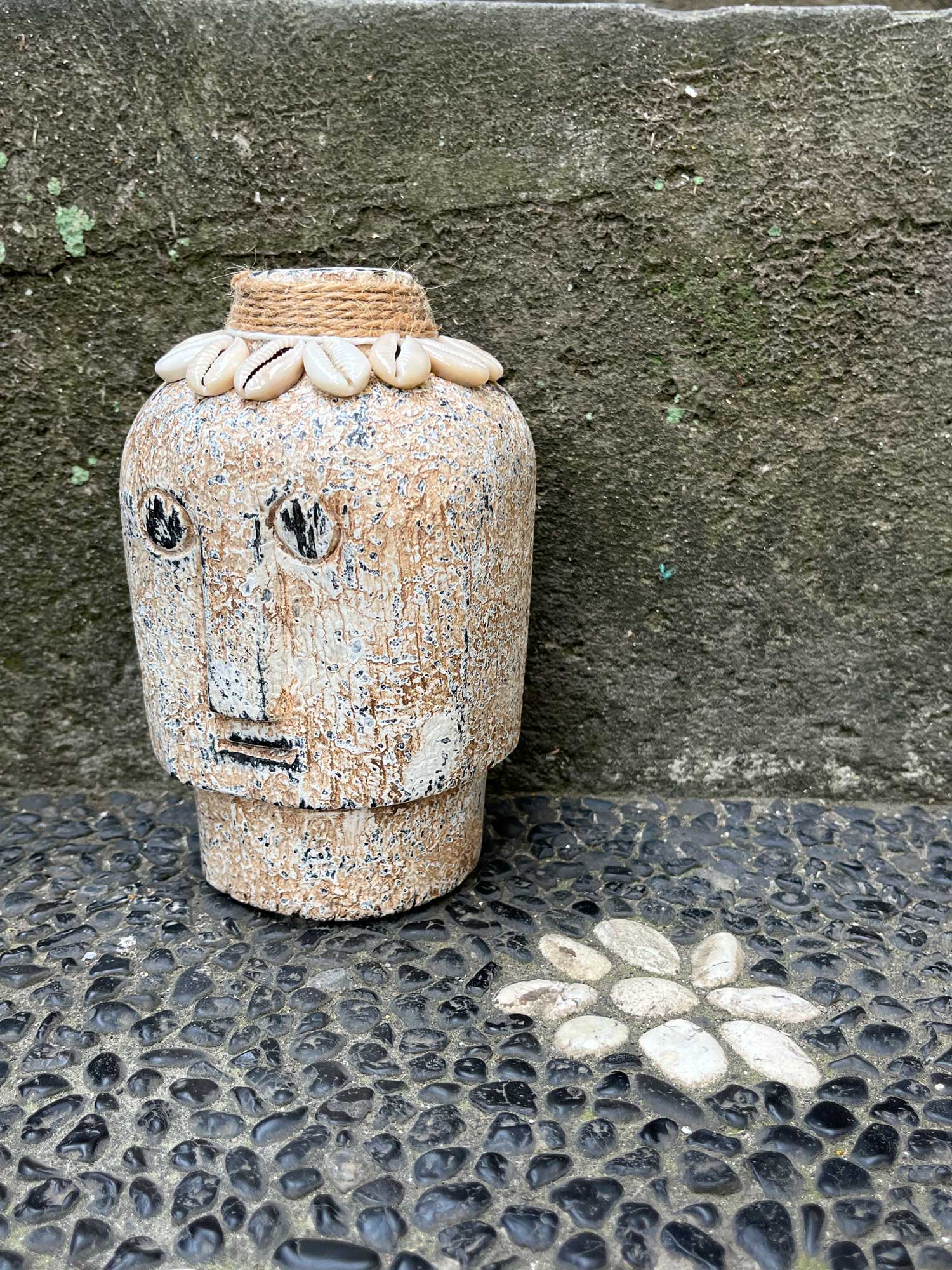 Statue 'Primitif' mit Muscheln, natur, H 18 cm, B 8 cm, L 7,5 cm von fischer's lagerhaus