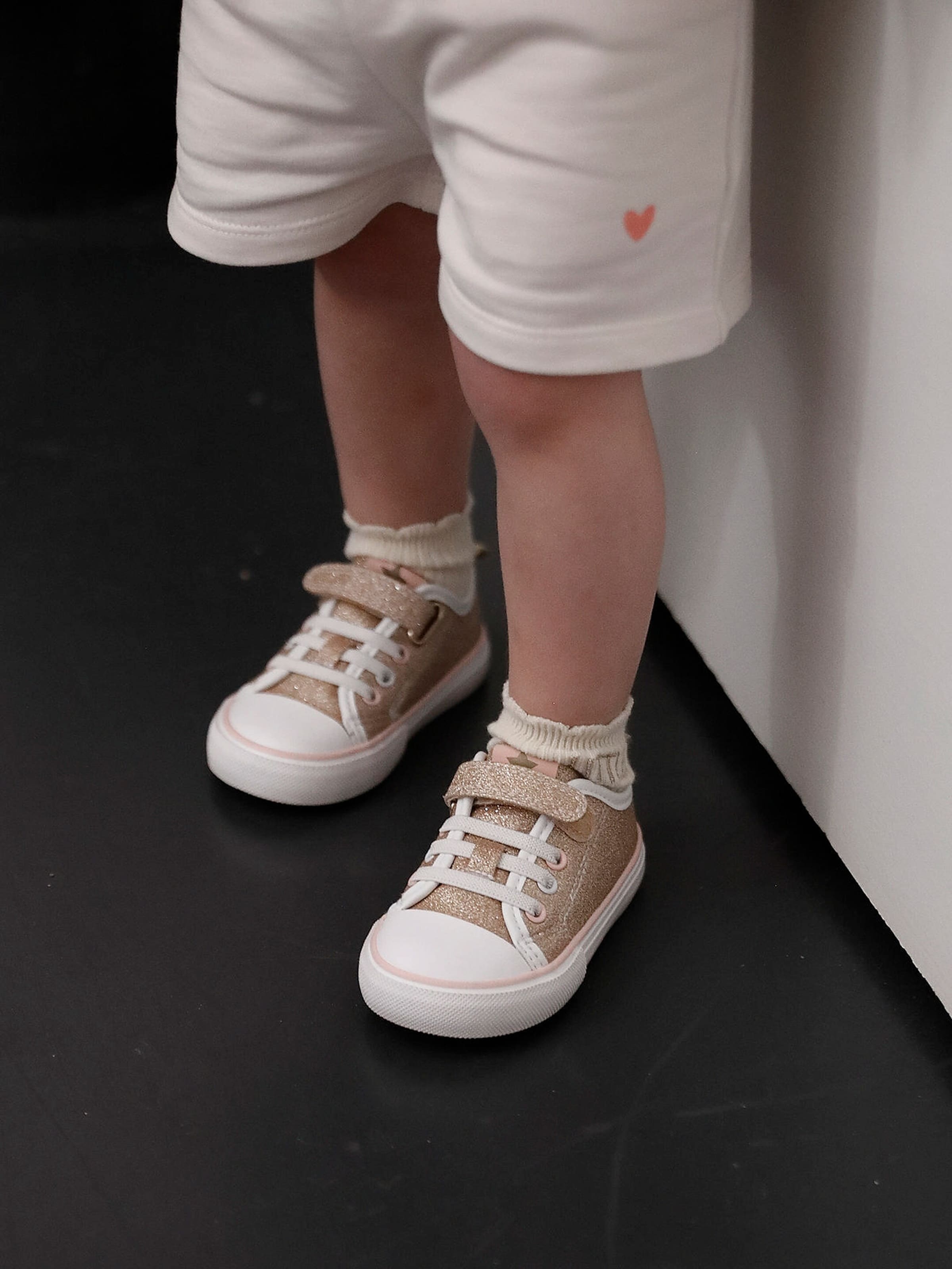 Vertbaudet Baby Sneakers mit elastischer Schnürung gold