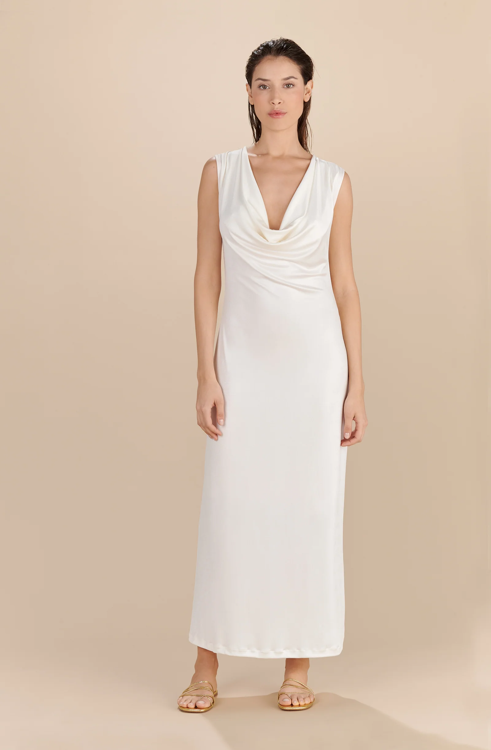 reanne Robe longue nacre à décolleté bénitier et guipure Nacre