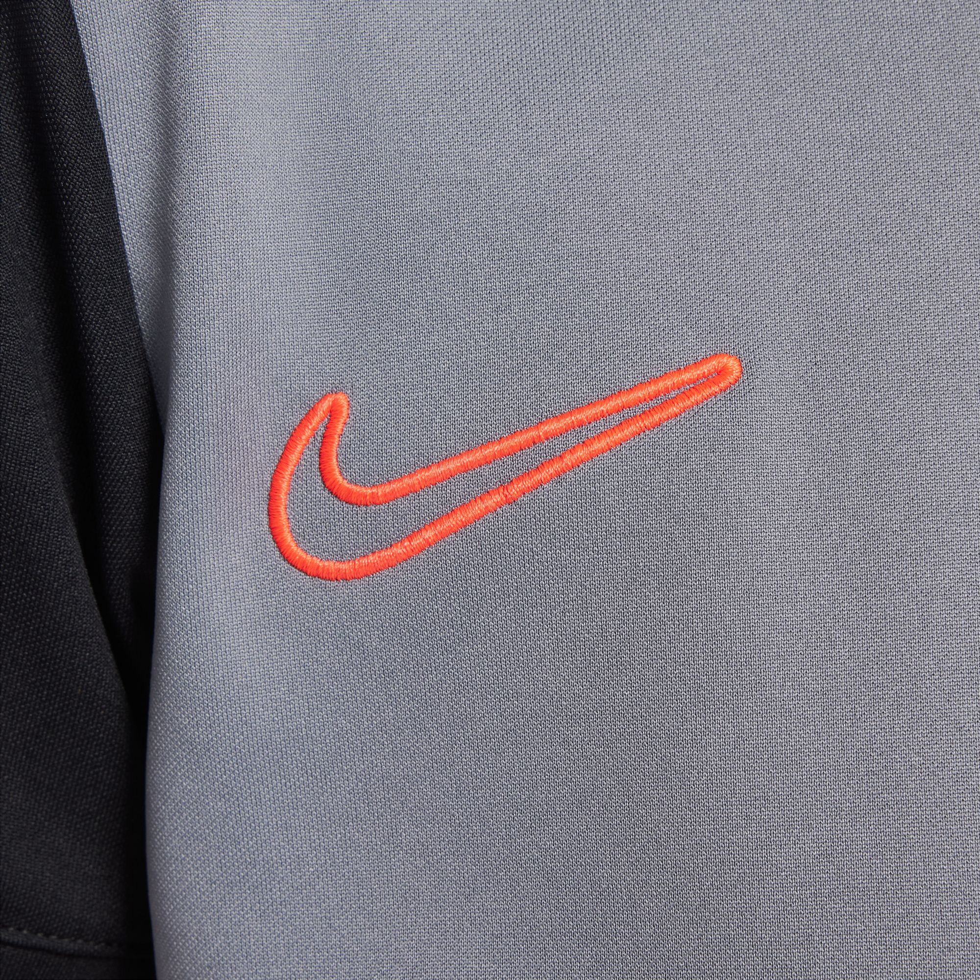 Academy Dri-FIT Top Barn 065/Cool Grey/Svart/Bright Crimson/Bright Crimson