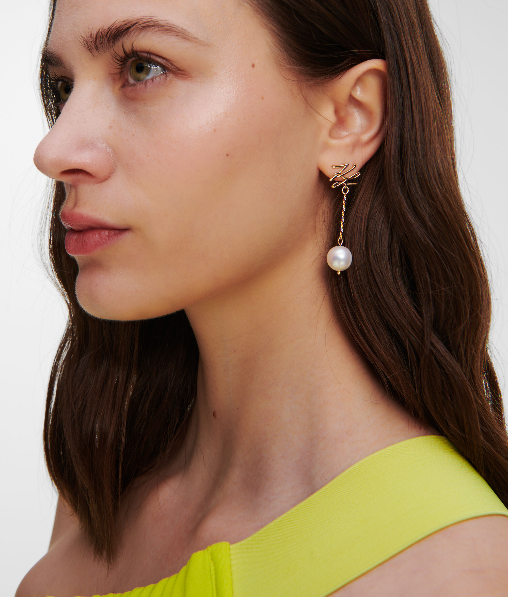 BOUCLES D'OREILLES PENDANTES EN PERLES K/AUTOGRAPH
