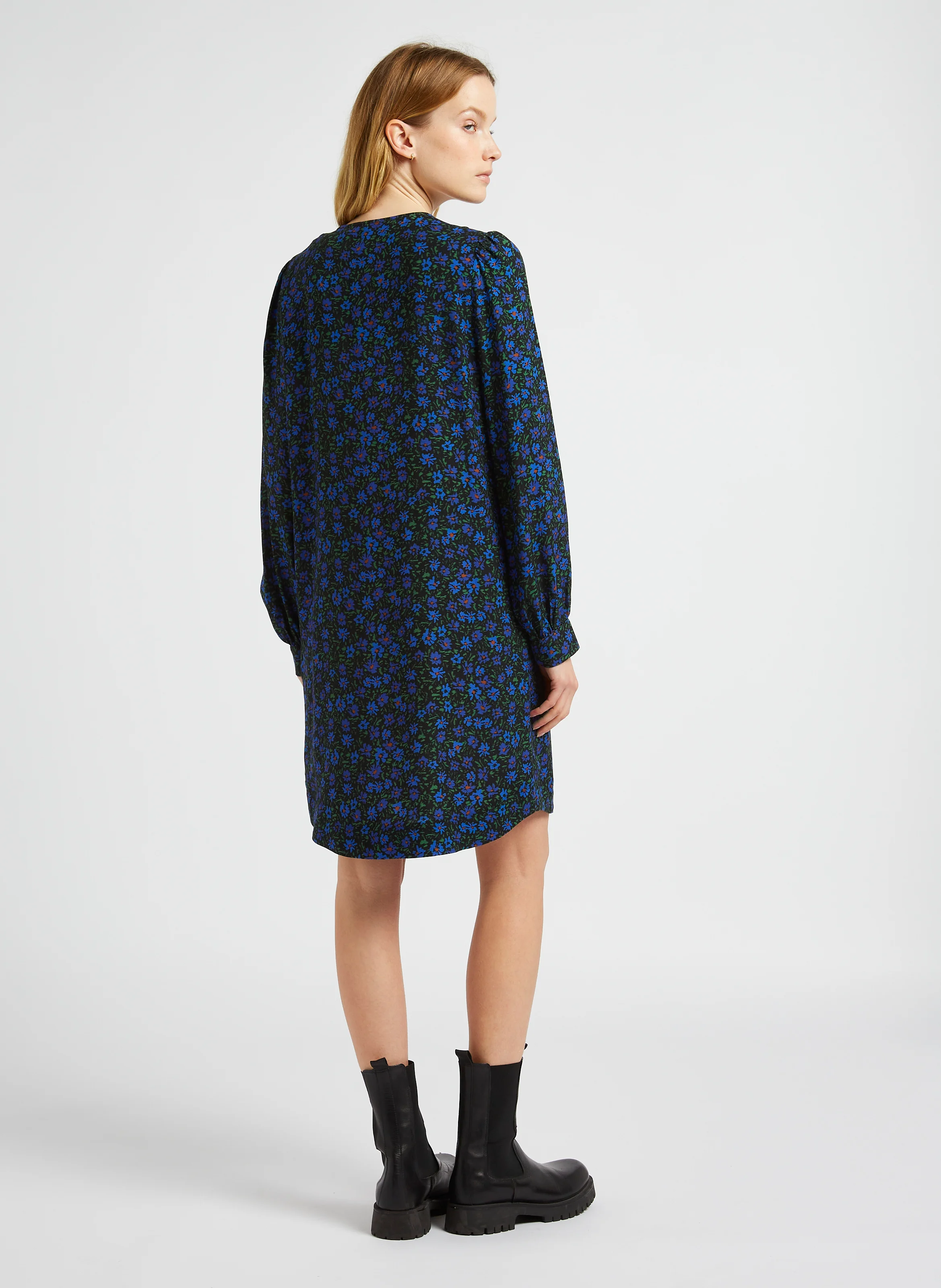 Robe courte droite col V imprimée | Noir