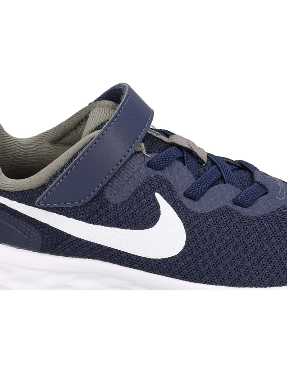 Nike Revolution 6