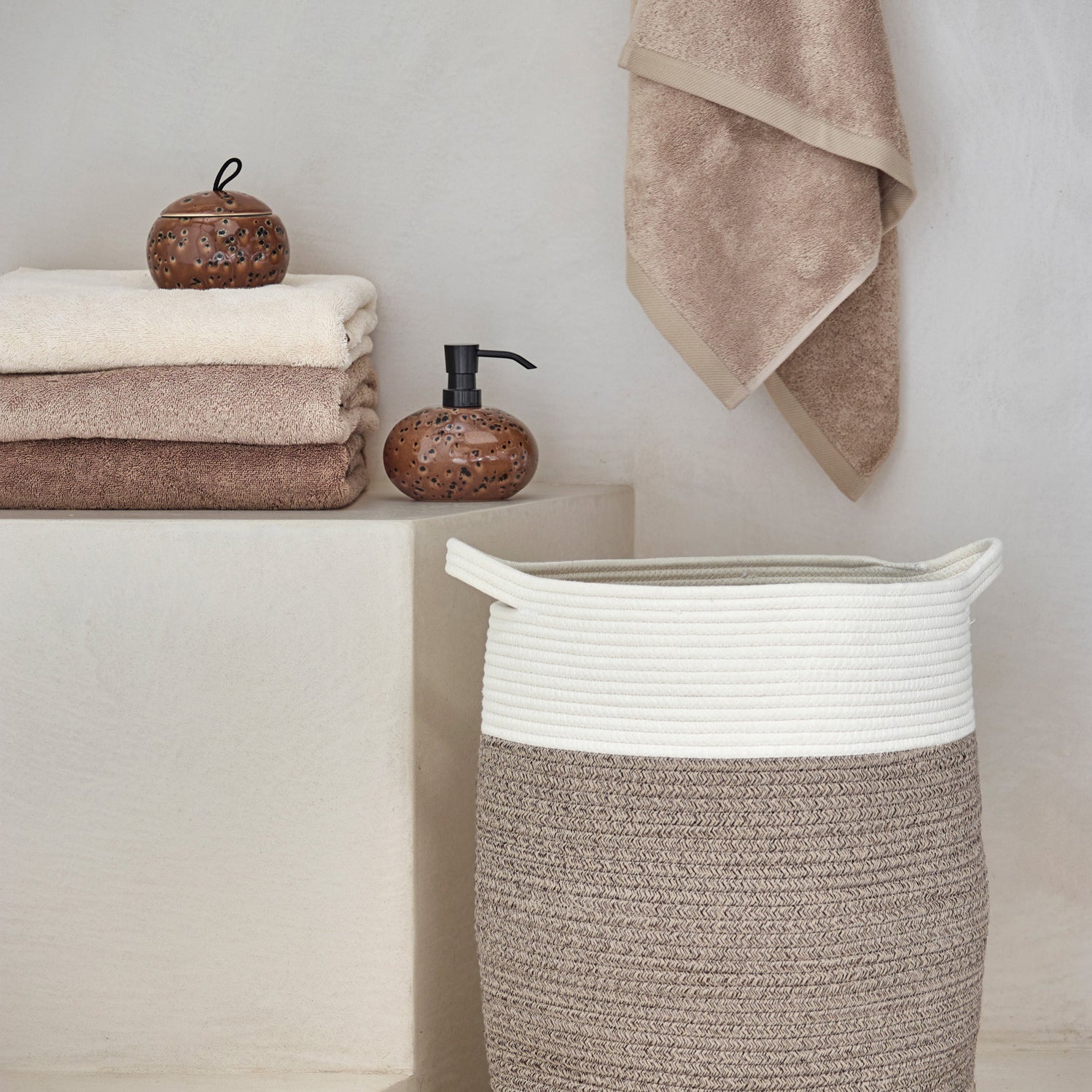 Aquanova Osman Wasmand Large - Nougat
