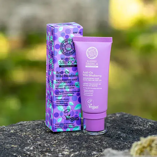 Creme facial revitalizante matinal Natura Siberica Blueberry Siberica FPS 20 50 ml