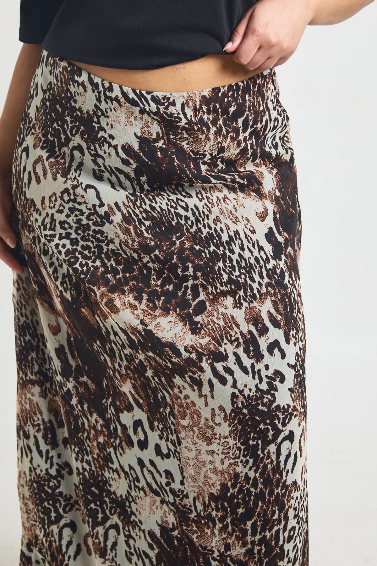 boohoo Jupe Longue En Mousseline Imprimé Animalier Mixte Grande Taille