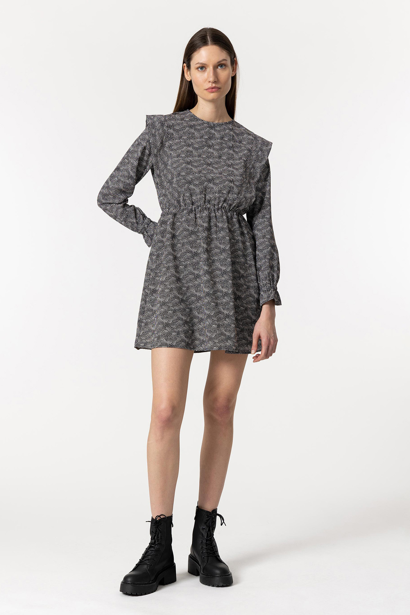 Vestido estampado com cintura elástica.