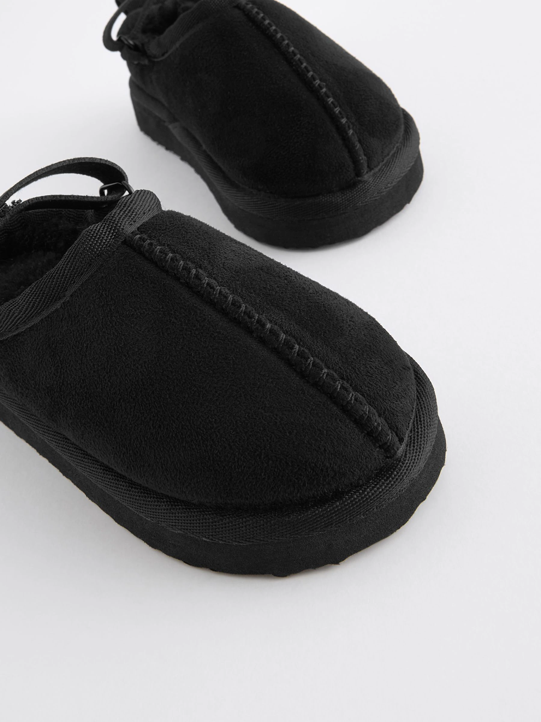 Zwart - Gezellige pantoffelmuiltjes