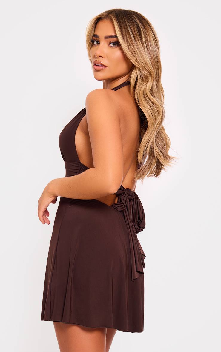 Chocolat Robe Droite À Double Couche En Jersey Soyeux Col Licou Avec Dos Noué