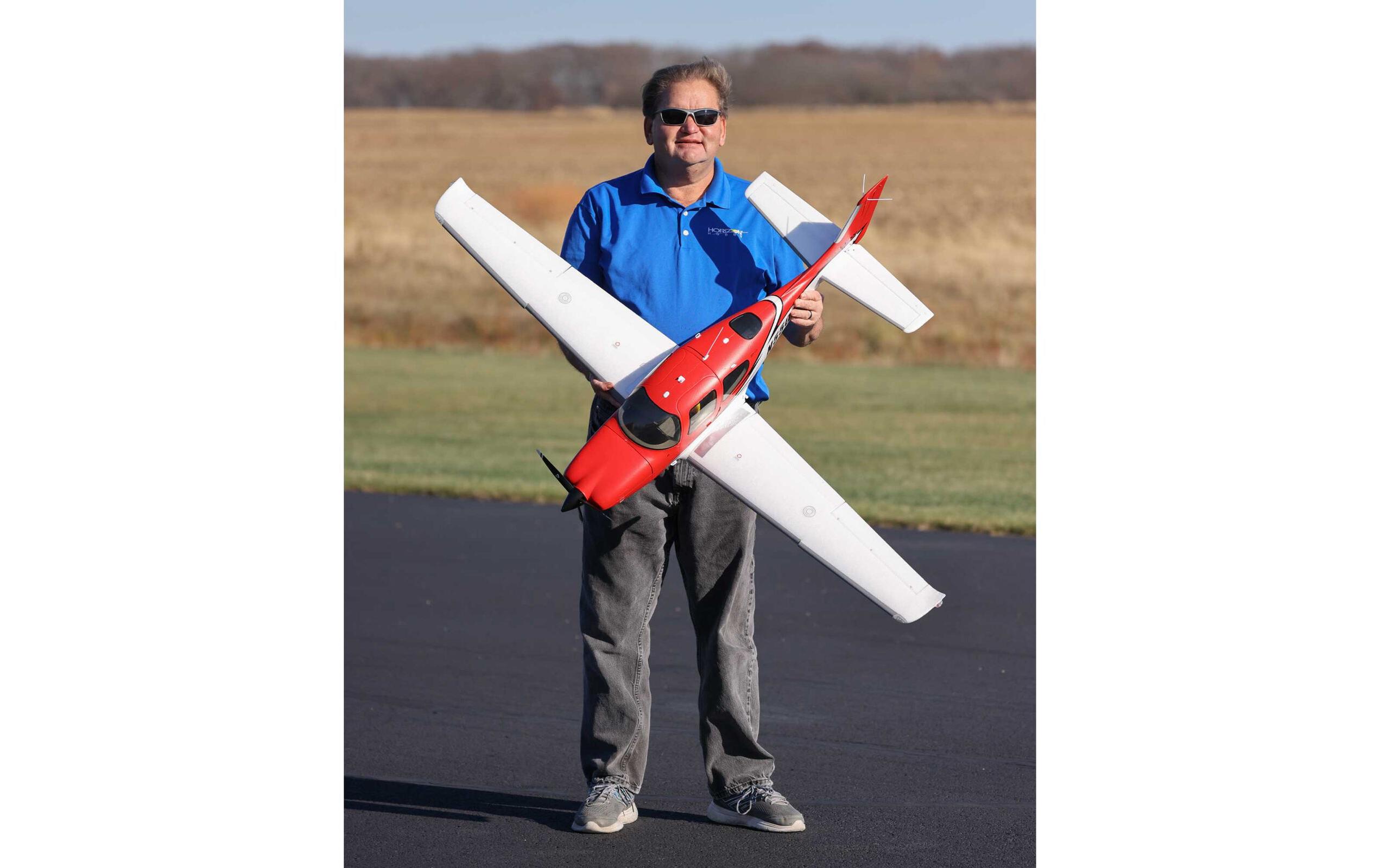 Motorflugzeug Cirrus SR22T 1.5m BNF Basic<br>Vorbildgetreue Cirrus SR22T mit Spektrum Technik