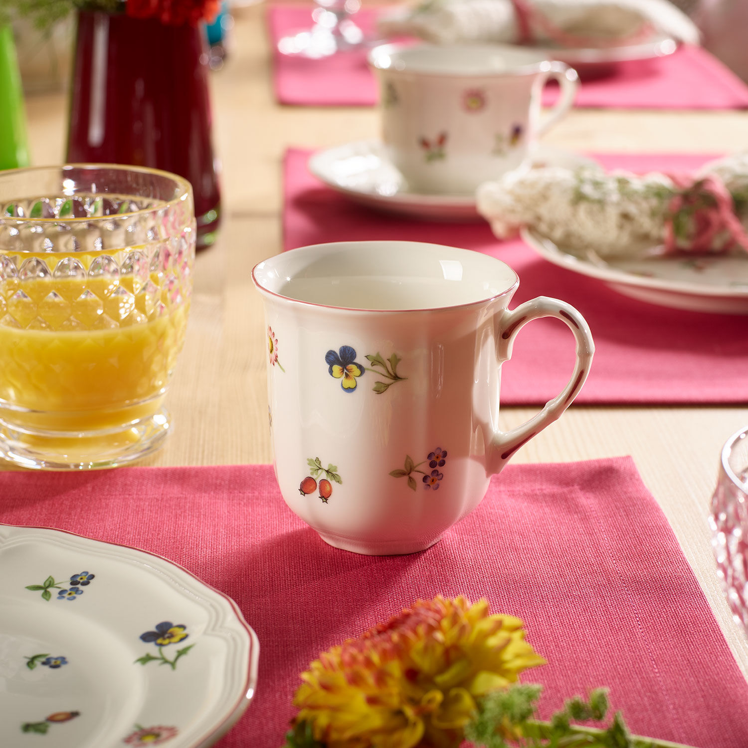 Petite Fleur Mug White, 10.2 oz, Premium Porcelain