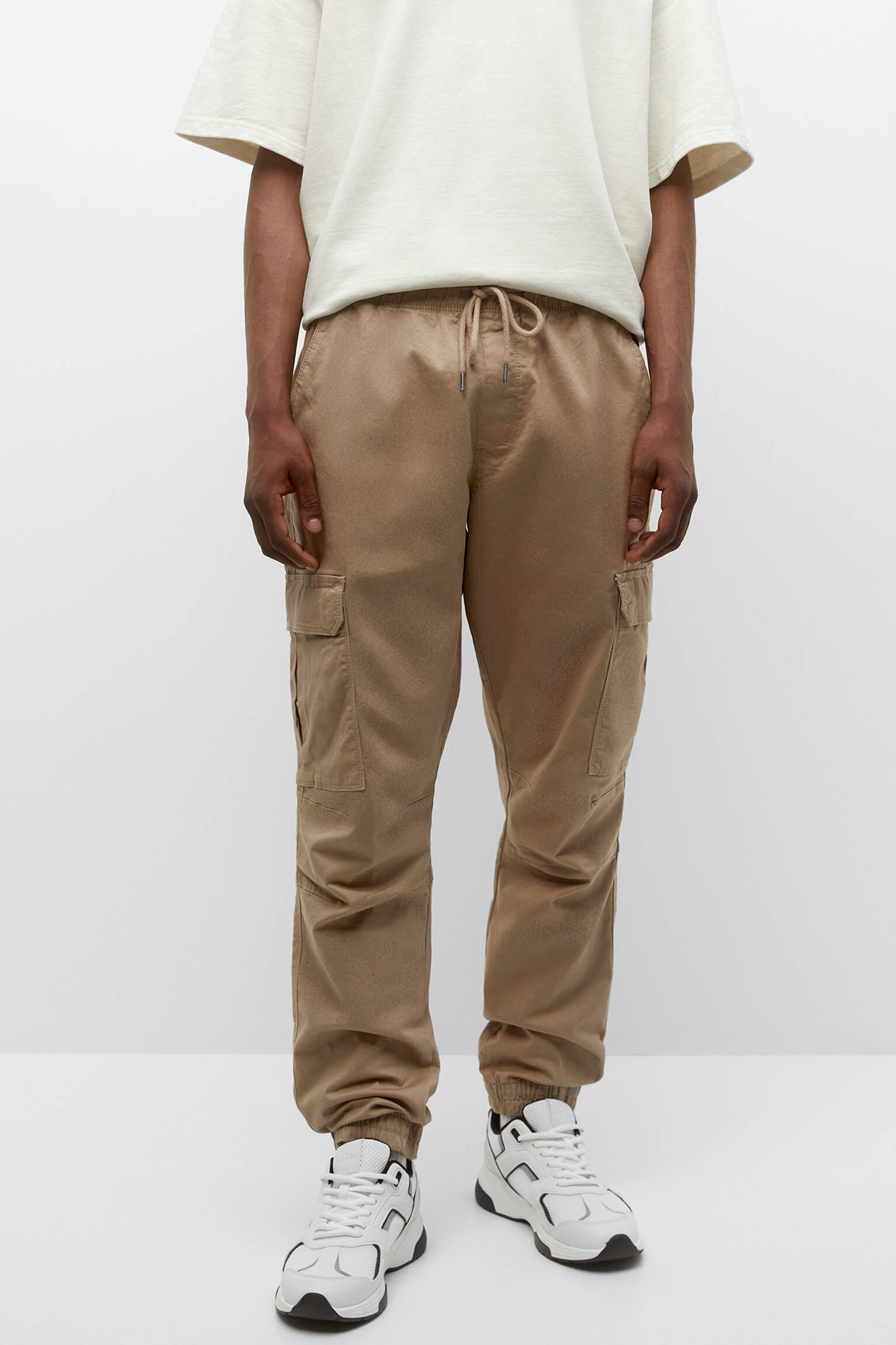 Calça jogger cargo básica - bege