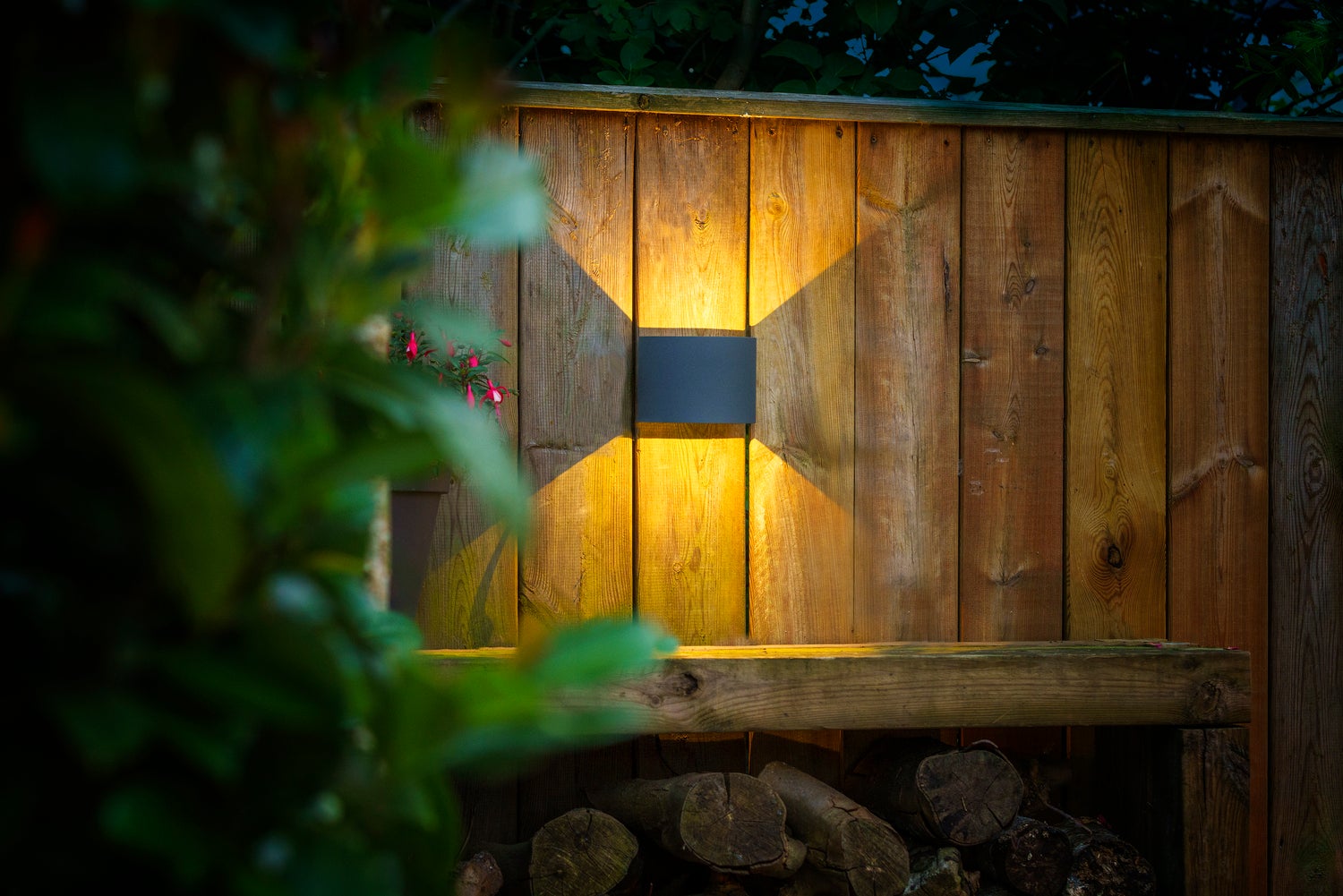Garden Lights wandlamp Goura zwart 14 x 11,5 x 10 cm