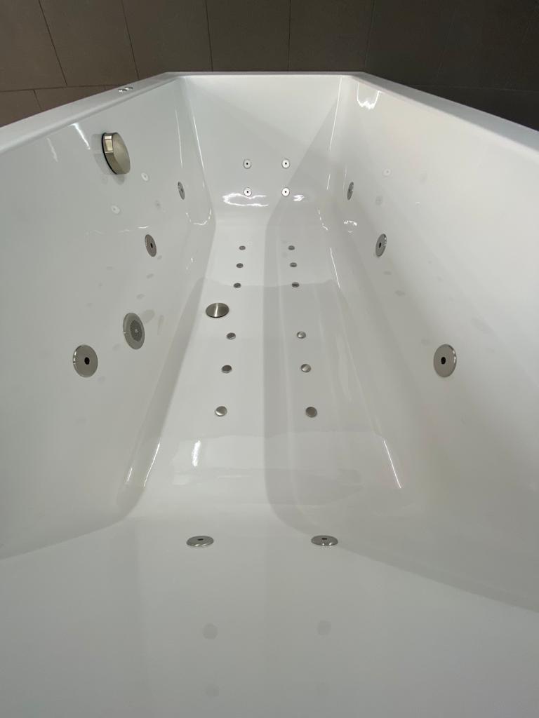 Lambini Designs Cube bubbelbad 190x90cm elektronisch 6 4 2 hydrojets en 12 aerojets RVS