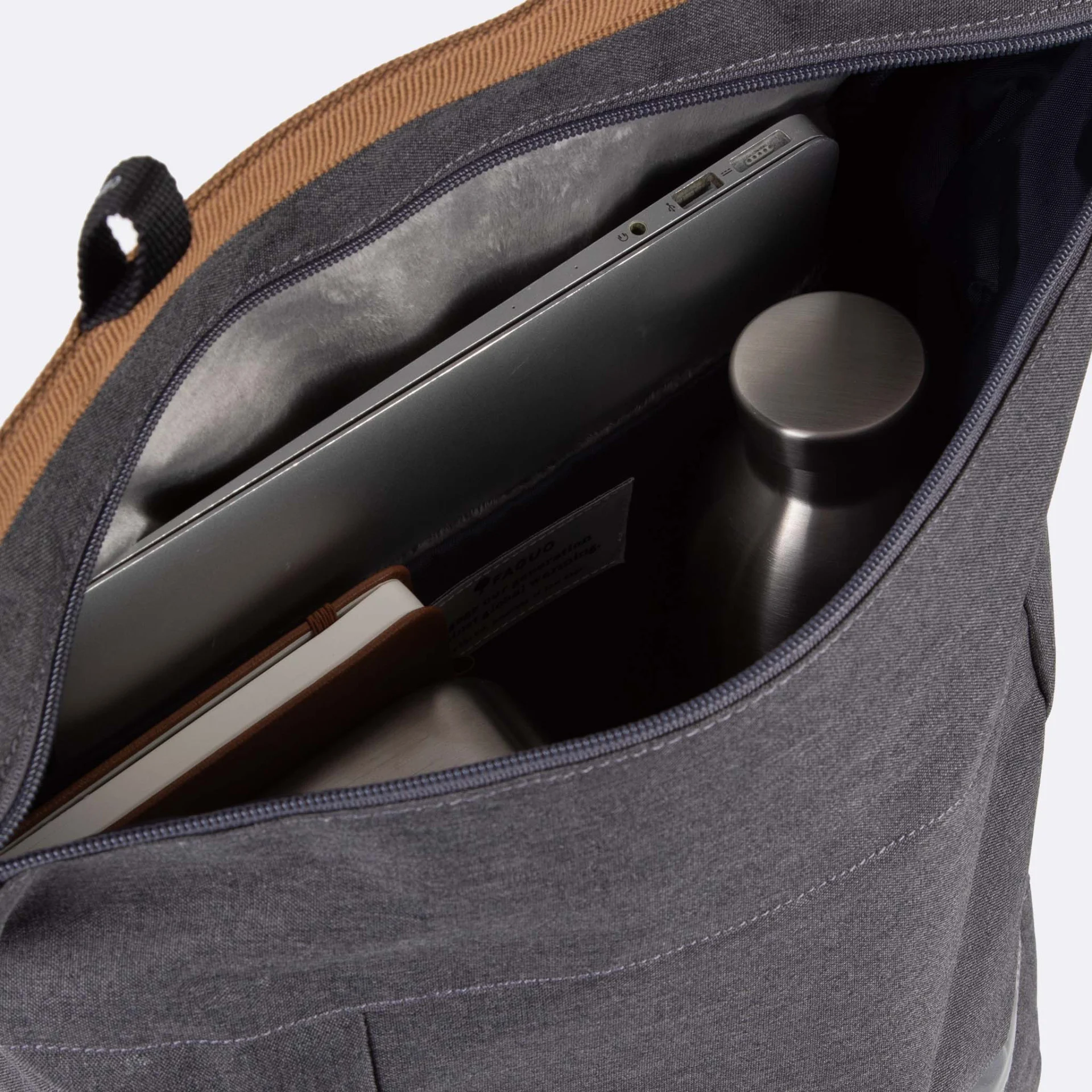 Sac à dos gris végan en polyester recyclé - modèle Cycling medium