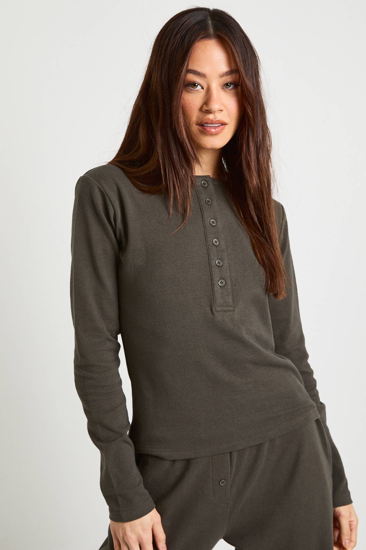 boohoo Ensemble Haut Col Rond Boutonné Et Pantalon En Coton Tall