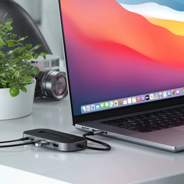 Satechi USB4 Multiport USB hub (grå)