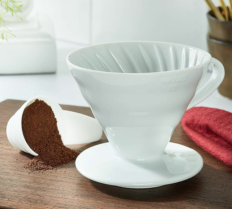 Pack HARIO V60 drip assist avec dripper V60 blanc 4 tasses