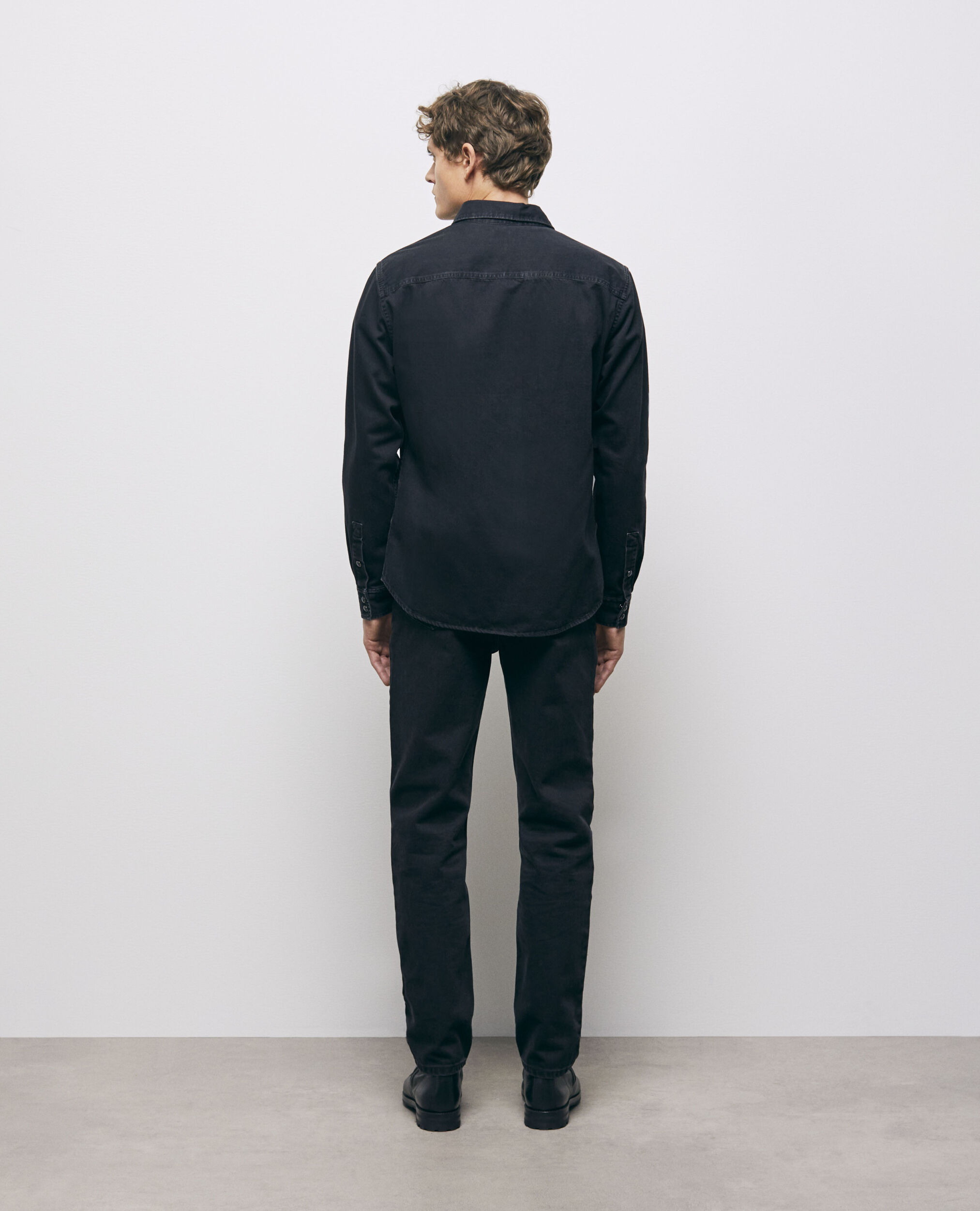 Chemise col classique en jean noire