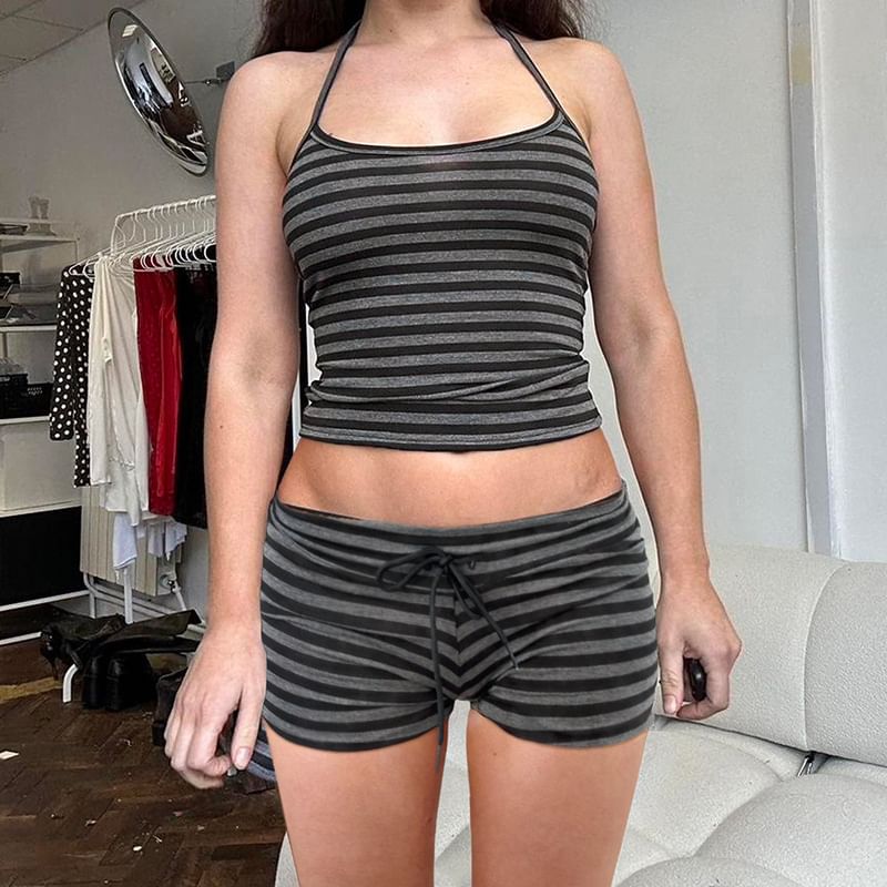Honet - Set: halternek gestreepte slim-fit crop top + lage taille minishort